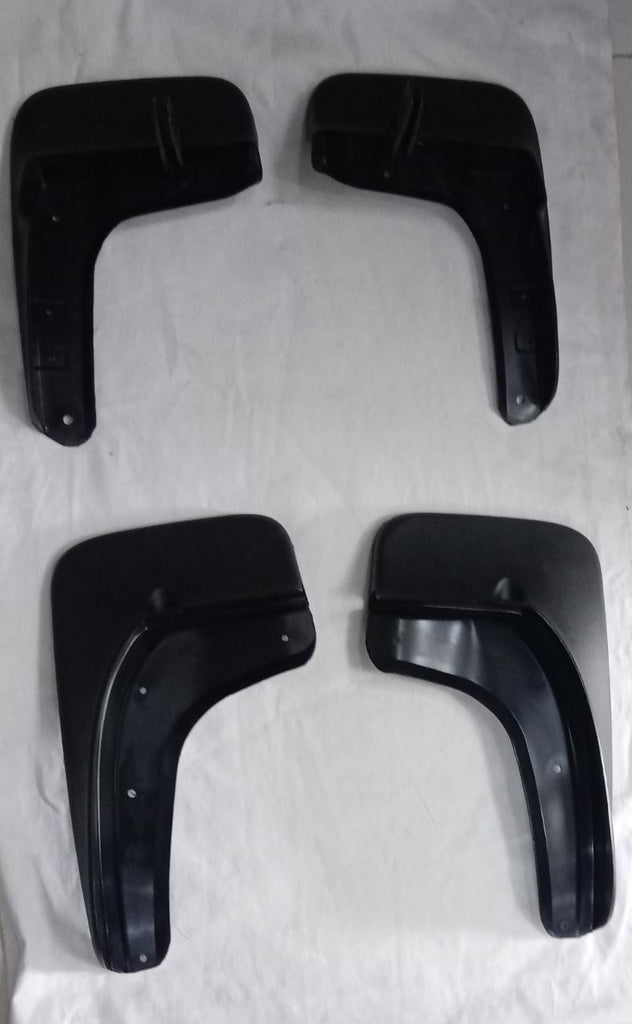 6RF075110A  Mudflap Vento New Model