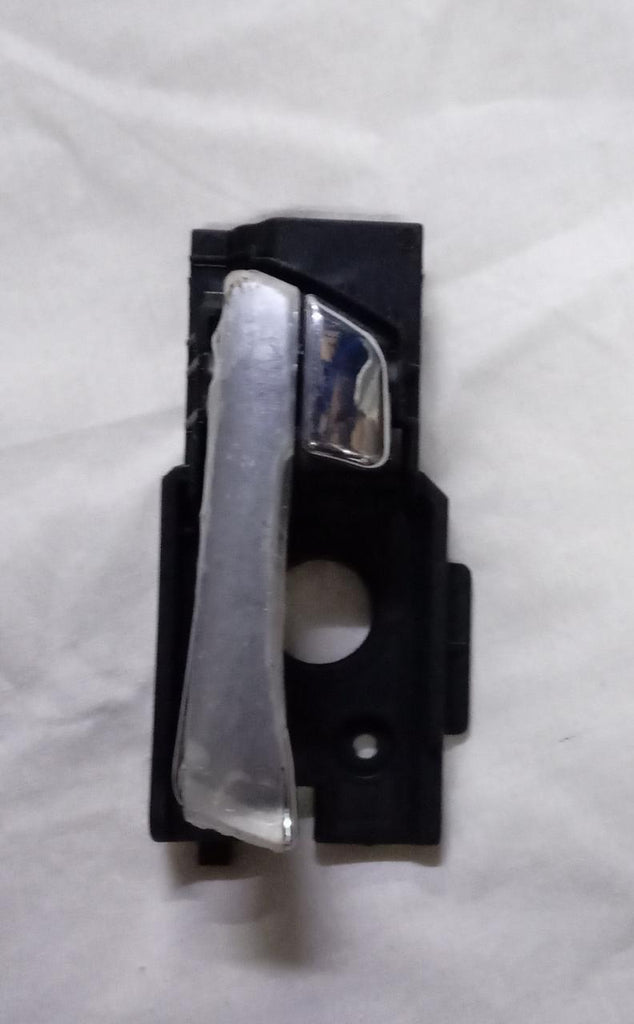 826101R010CR    Inside Handle Verna Fluidic Front  Left