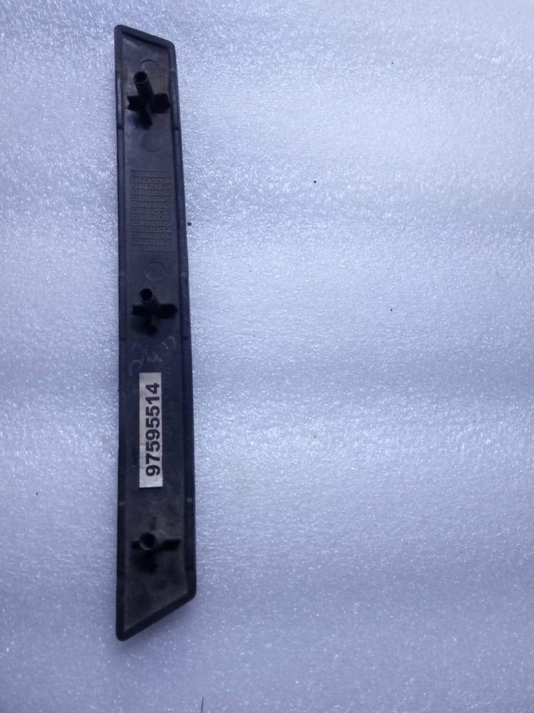 T97595514     Moulding Tavera
