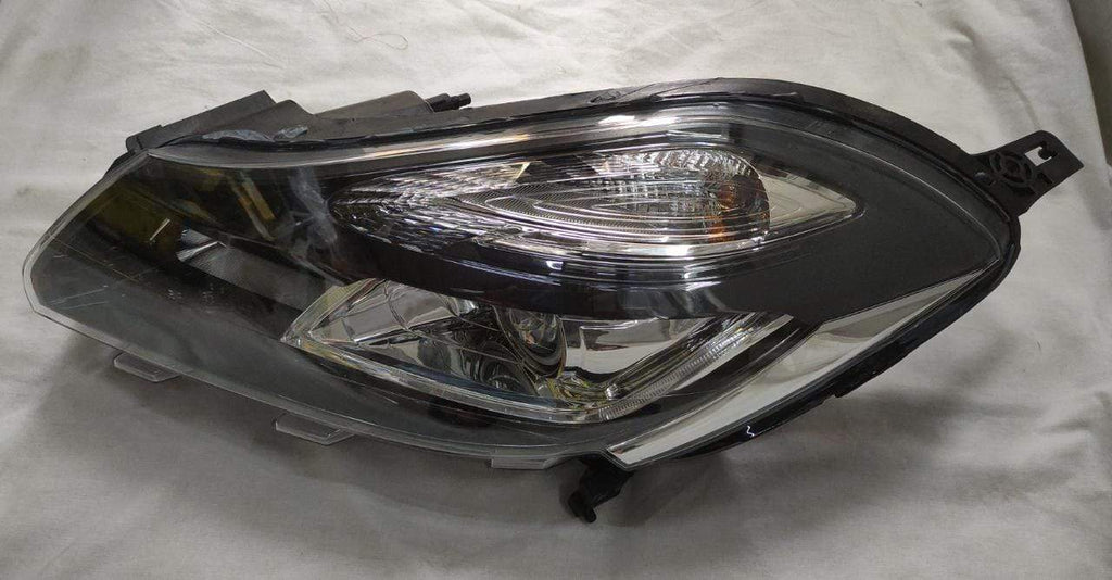 543854400132 Head lamp Tata Nexon Left With DRL