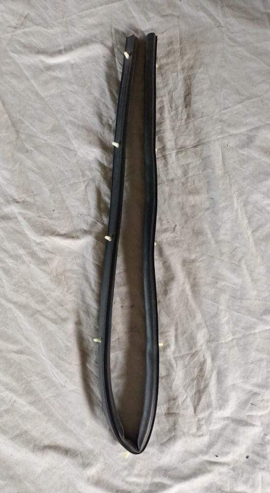 J990059L0  Bonet Weatherstrip Spark