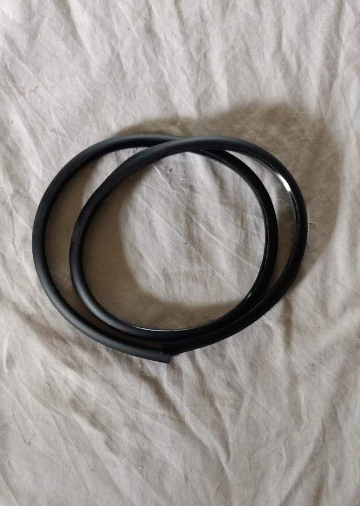 T97595001  Moulding Tavera Front Upper