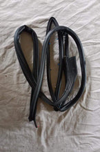 Load image into Gallery viewer, T28282686   Weatherstrip Tavera Front Left