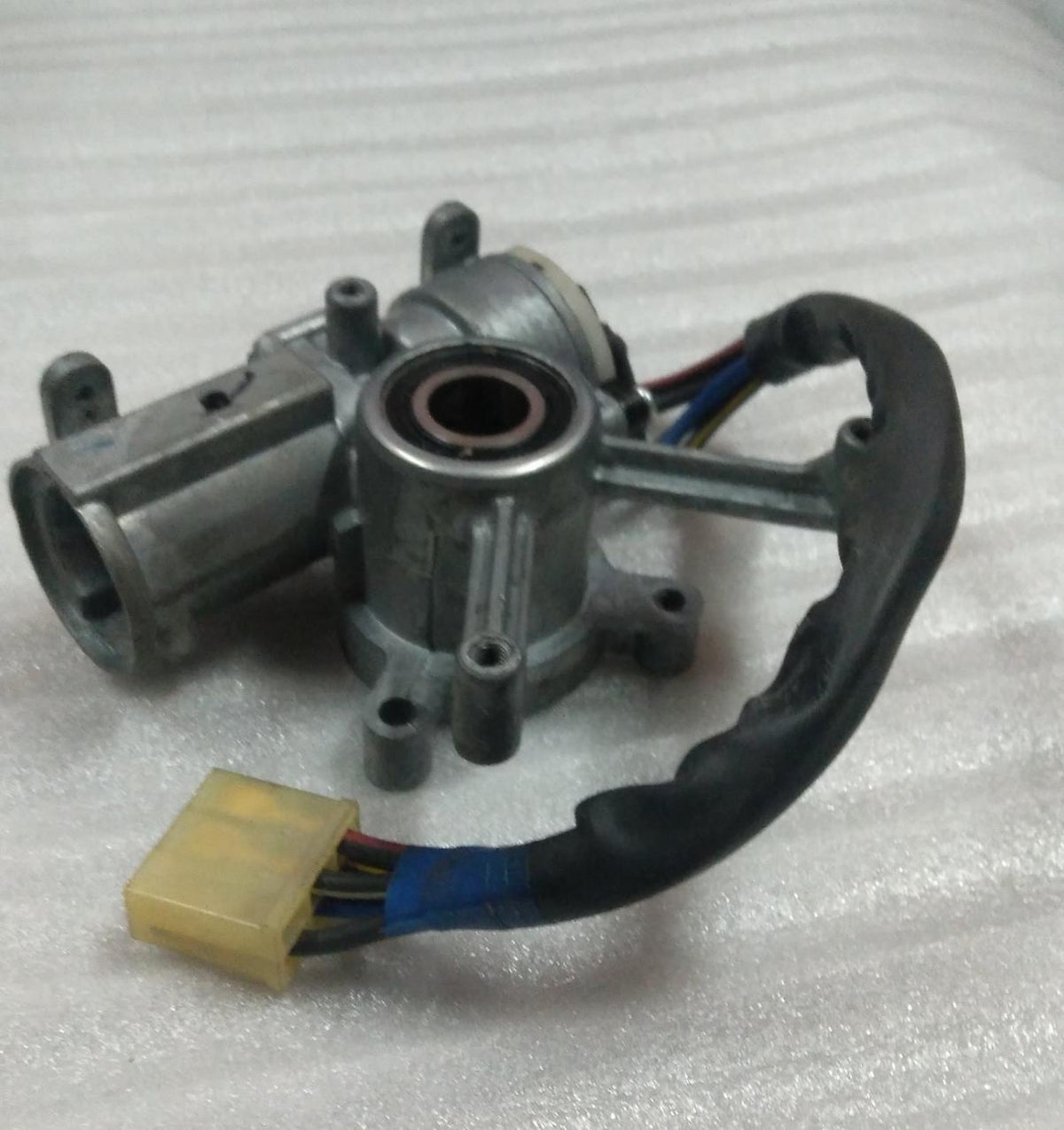 T97690732  Steering Lock Tavera
