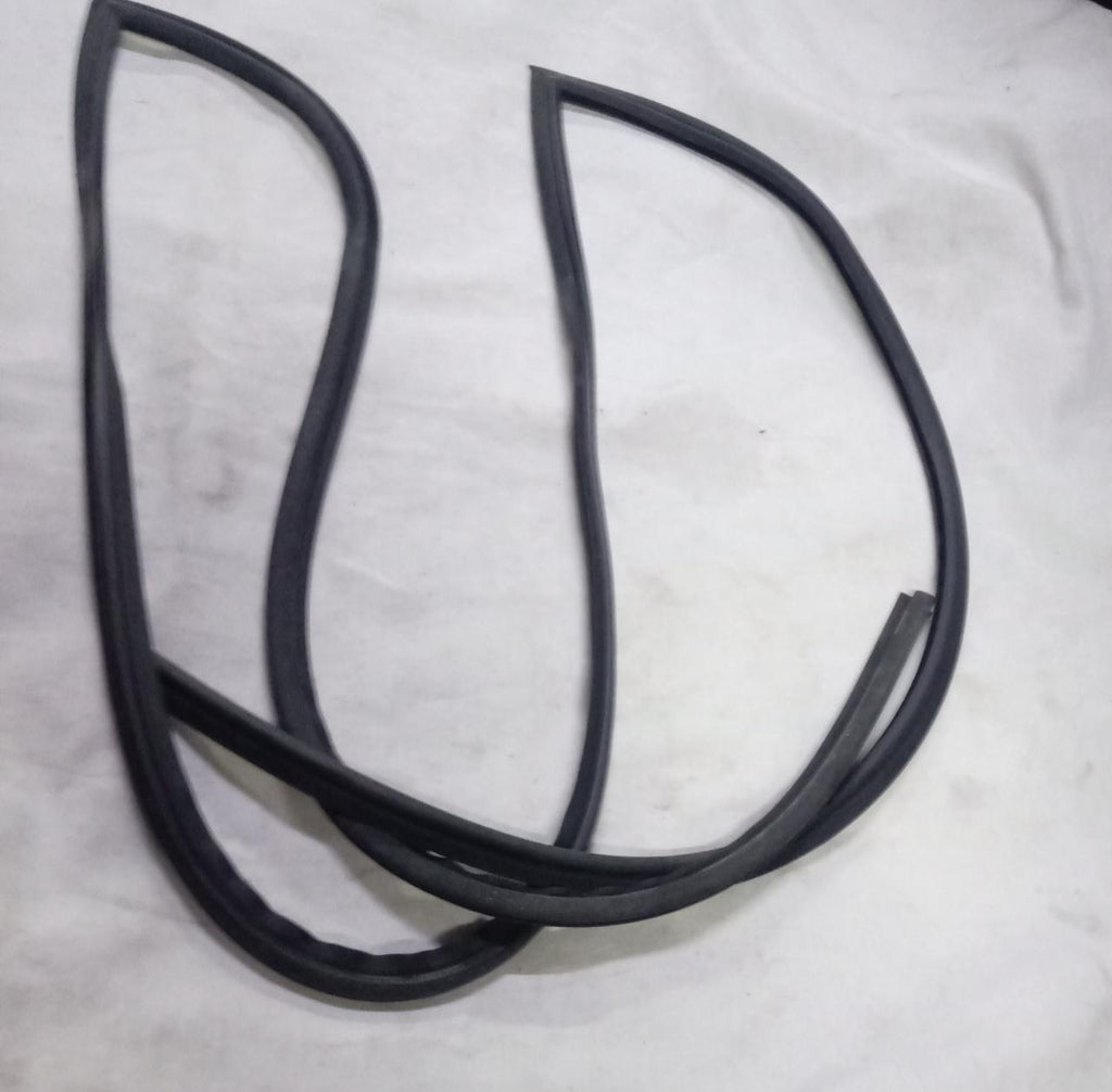861311J000   Windshield Glass Moulding I 20