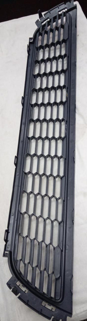 6RG853677-9B9  Lower Grille Polo Black