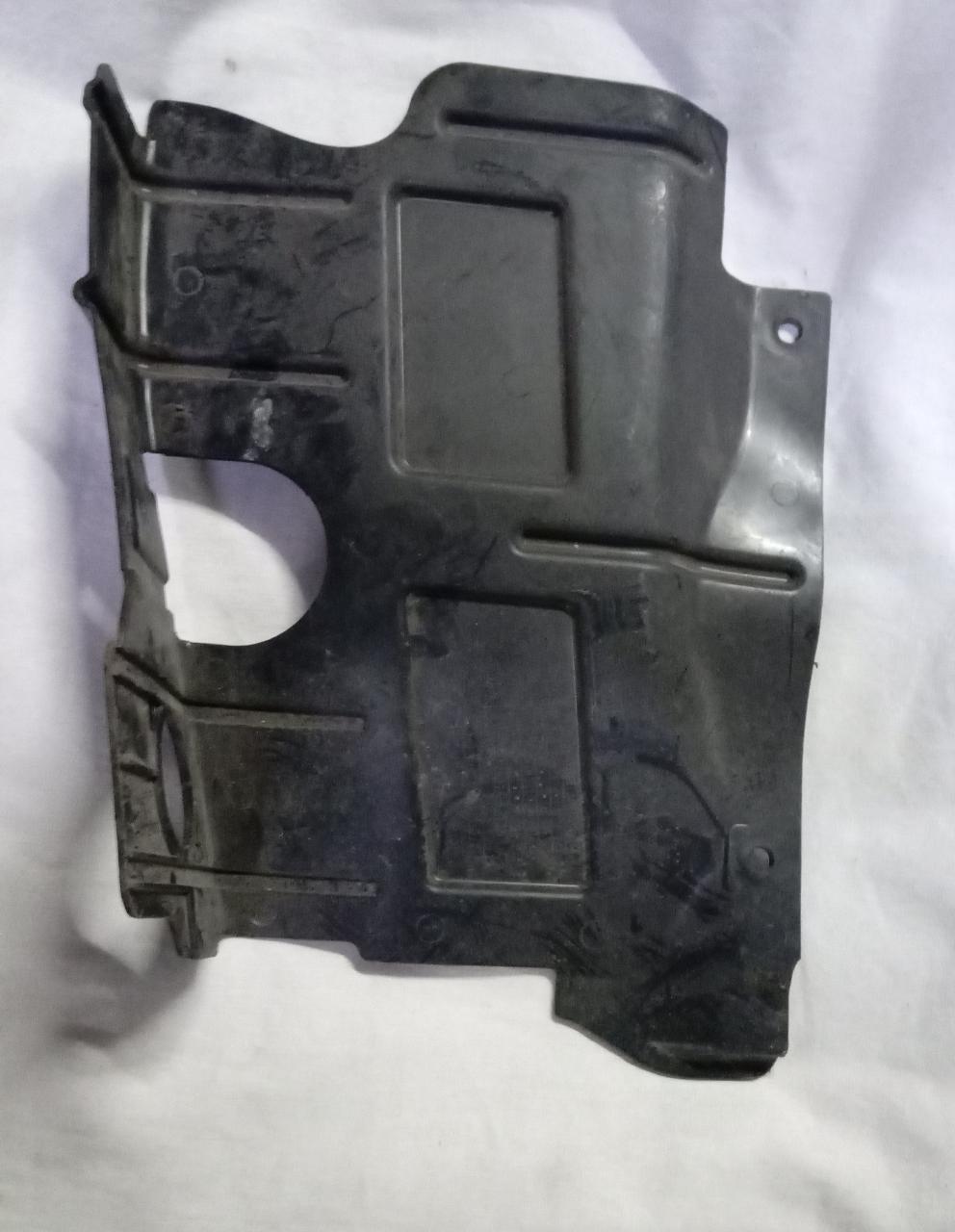 J95990788 Engine Cover Beat Left CarTrends