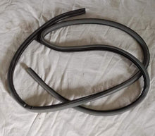 Load image into Gallery viewer, J96615176  Weatherstrip Optra Front Door Left