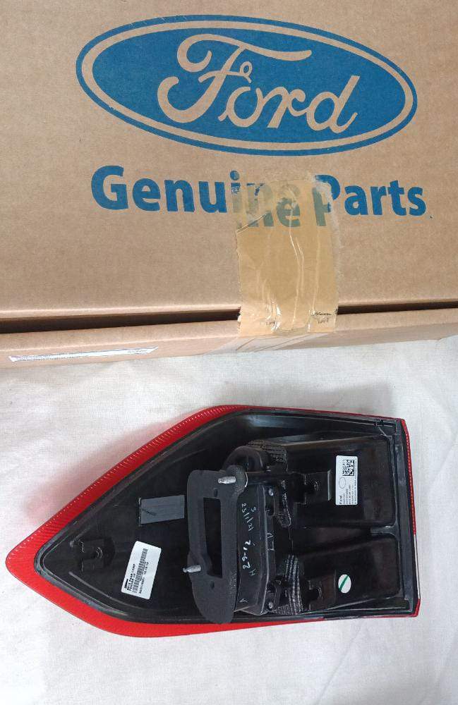 CN1Z13405M  Tail Lamp Ecosports Left (Extreme Left)