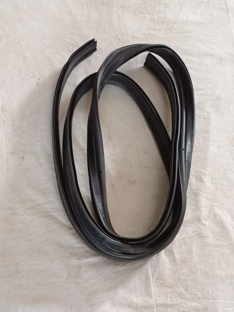 J96600051  Dicci Moulding Spark