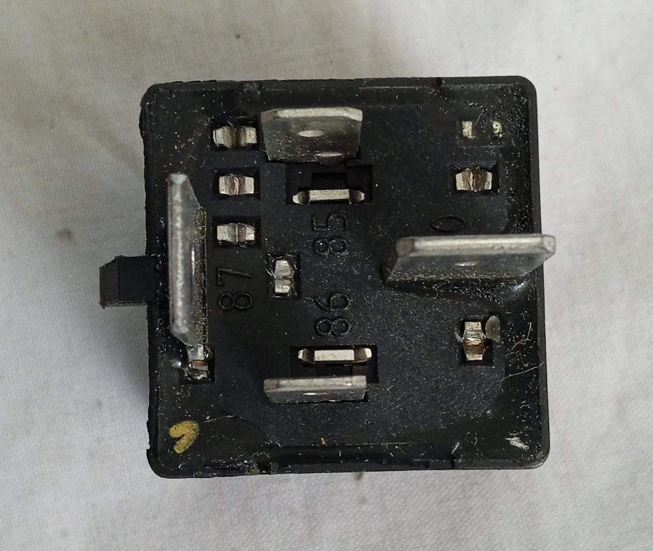 T97595178 Glow Relay Tavera CarTrends