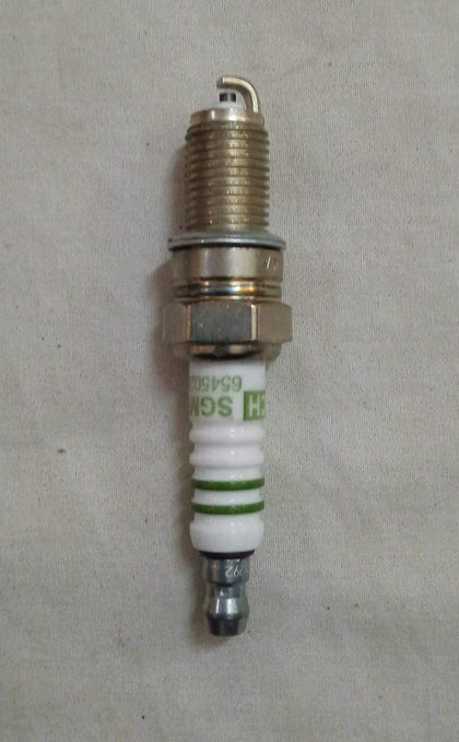 J9002811   Spark Plug Enjoy