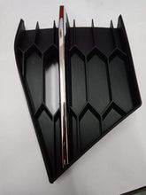 Load image into Gallery viewer, Grille Superb Left Side   Bumper Grille Superb Left Side