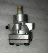 Load image into Gallery viewer, T28293676 Oil Pump Tavera Power Steering Spare Parts