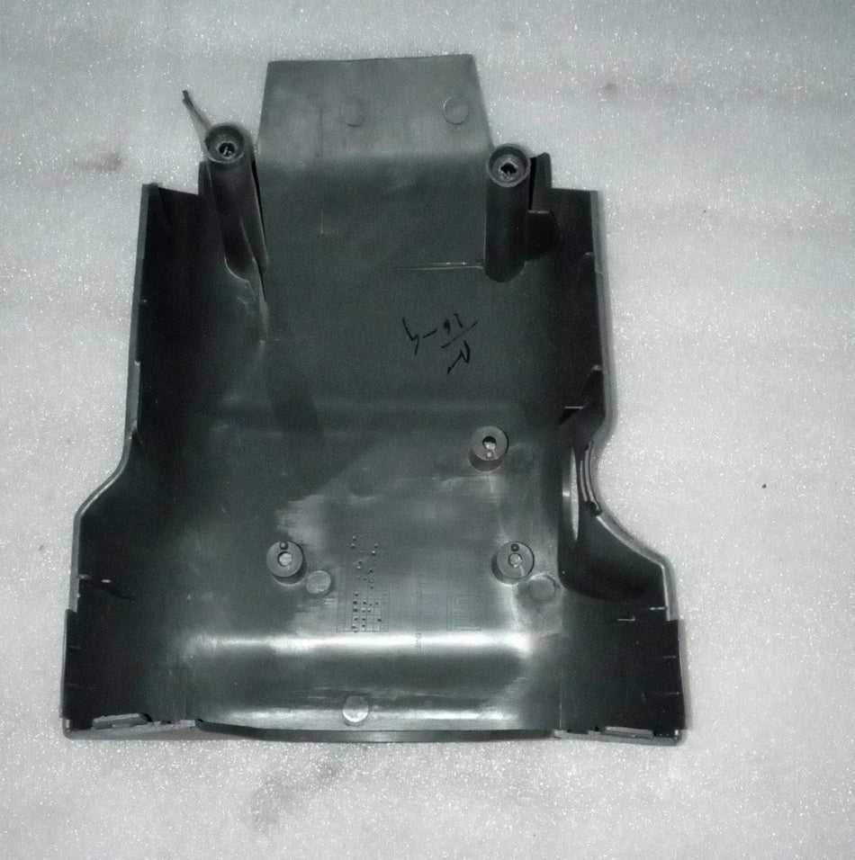 T28283866 Steering Cowl Assembly Tavera Spare Parts