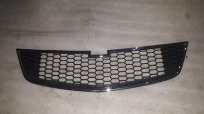 J96687077 Lower Grille Beat Chrome Spare Parts