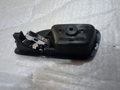 J95015603 Inside Handle Cruze Right Side Spare Parts