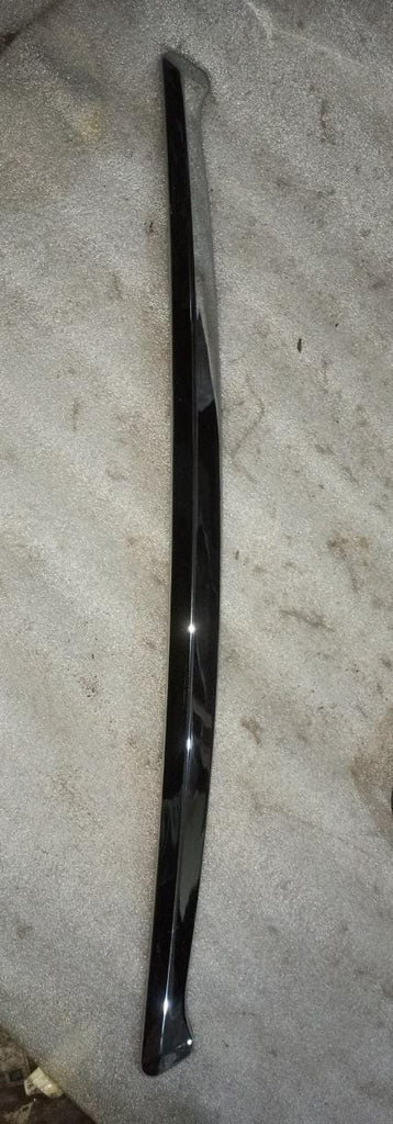 PA000228  Hood Garnish Optra Magnum