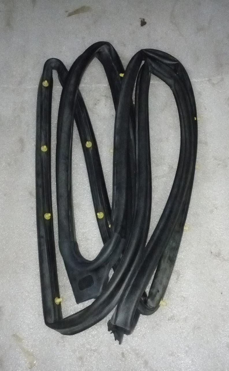 J95963025  Weatherstrip Beat Rear Right Side