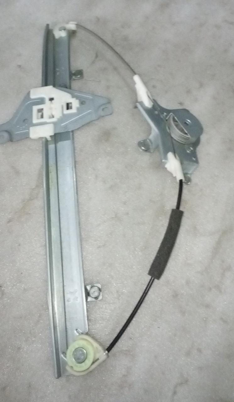 J96548171  Regulator Optra Rear Left Side Electronic