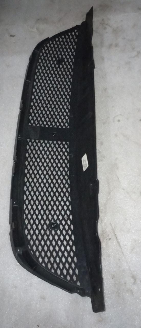 J96547250  Radiator Grille Housing Optra