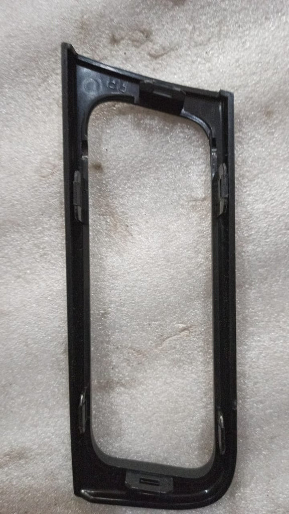 INSIDE HANDLE COVER OPTRA MAGNUM J96548327