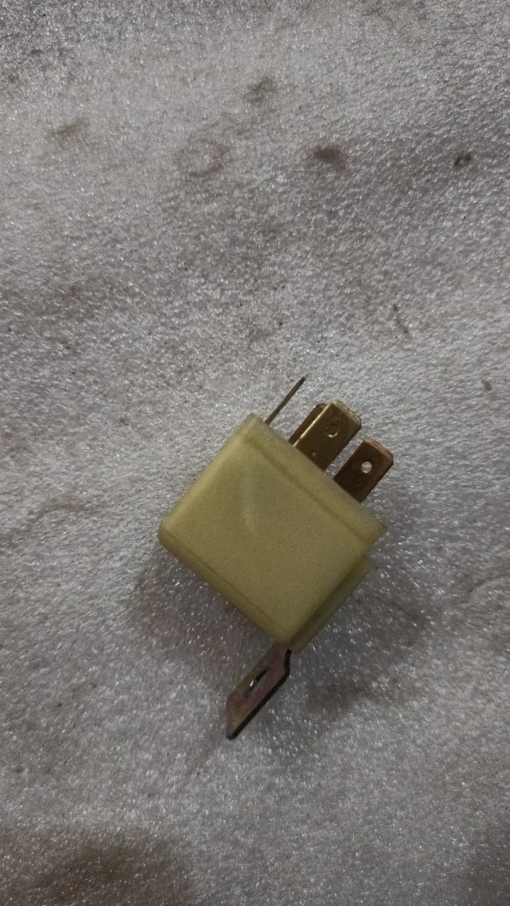 1238571 Relay Astra CarTrends