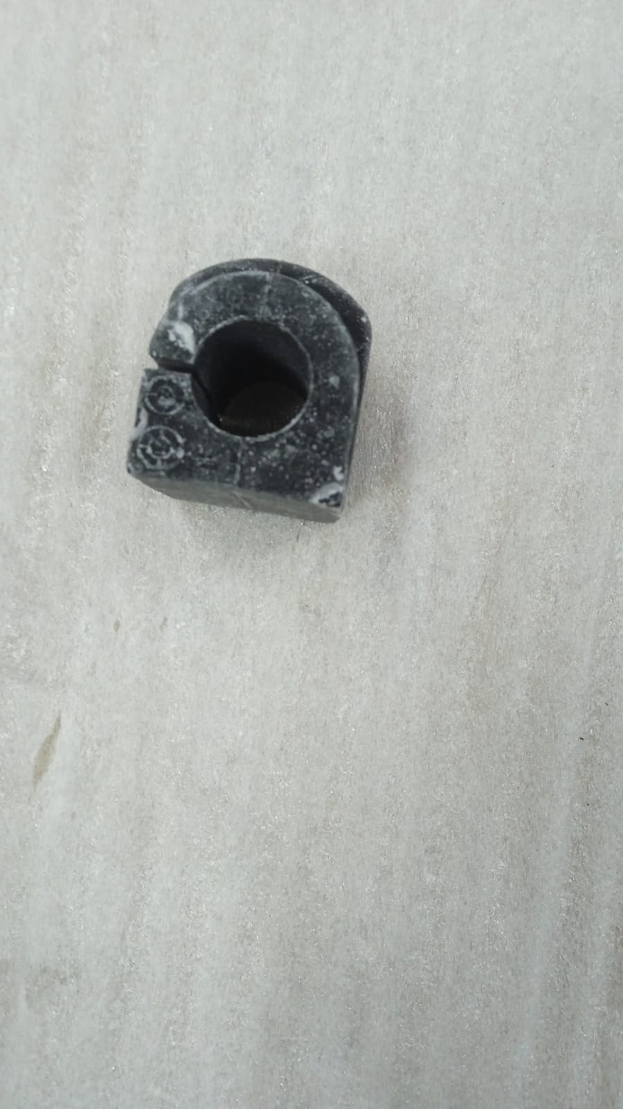 E4BZ5484A JUMPING ROD BUSH FORD FIGO
