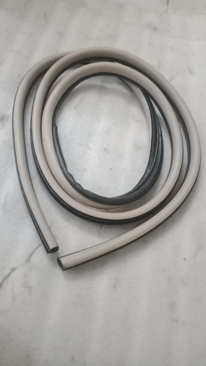 J96624231 WHTHER STRIP CAPTIVA FRONT LEFT SIDE