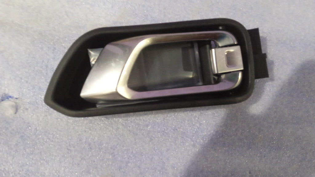 541272300123AU -    Door Inner Handle Tata Harrier Left Side