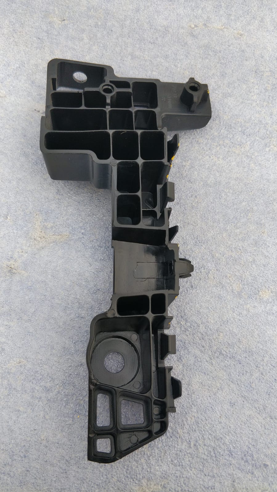 HOLDERFR BUMPER SIDER 71731M61M00