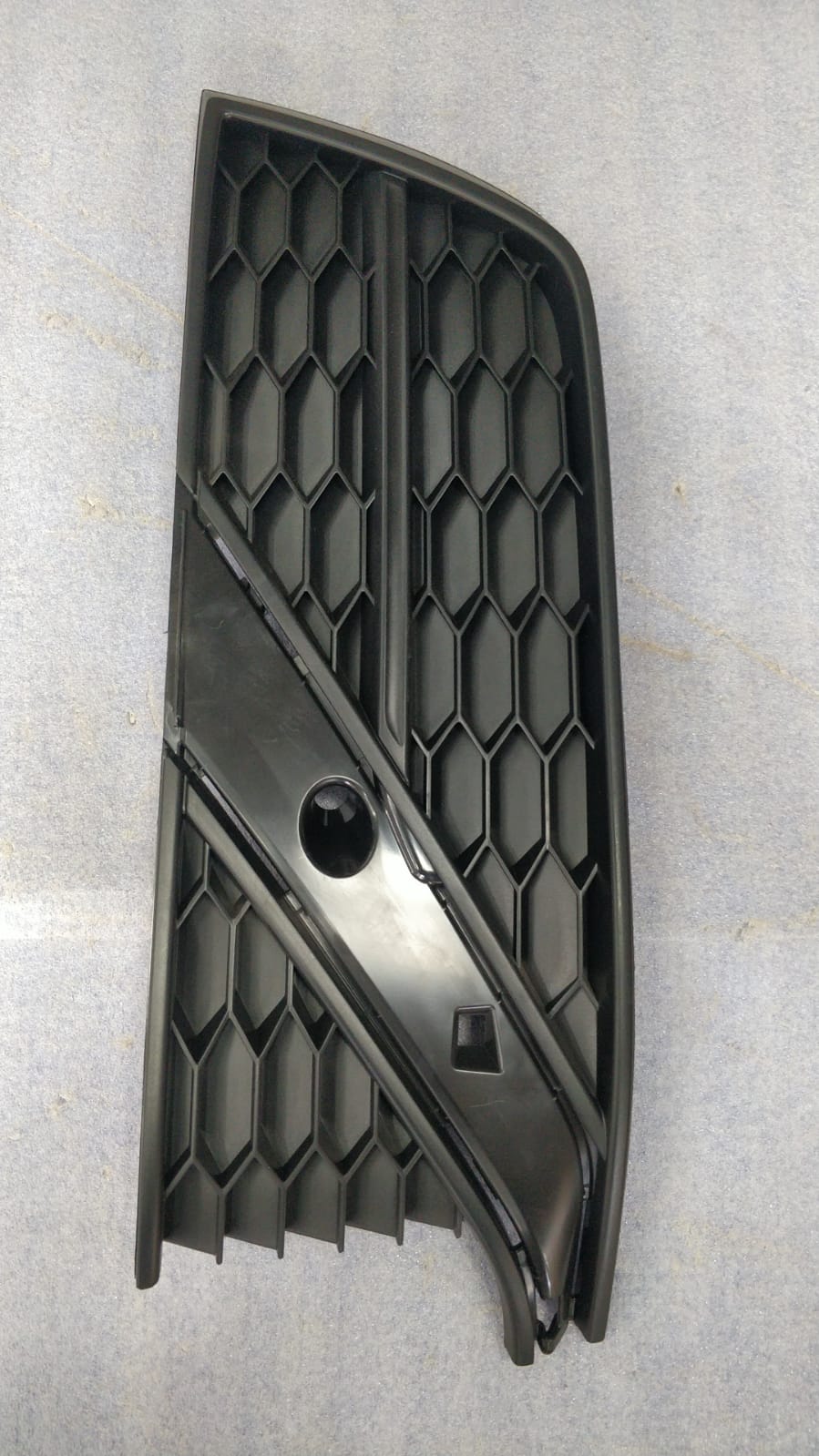 GRILLE 6RG853666L