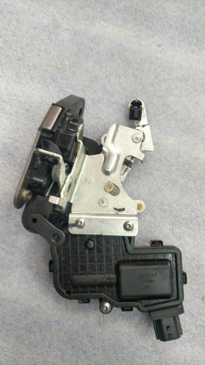 Door Latch Kwid Front Right Side