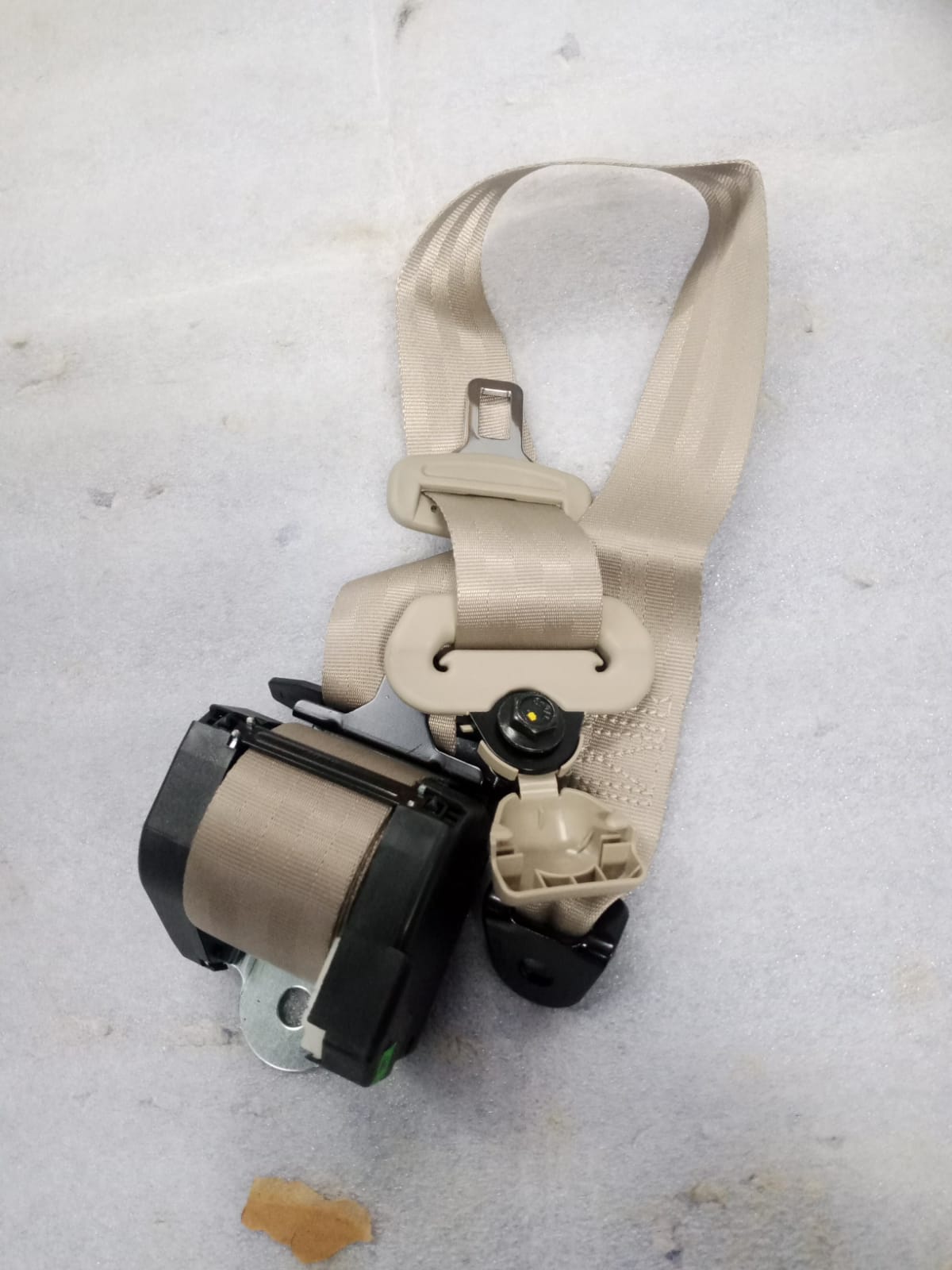 Ertiga seat outlet belt price