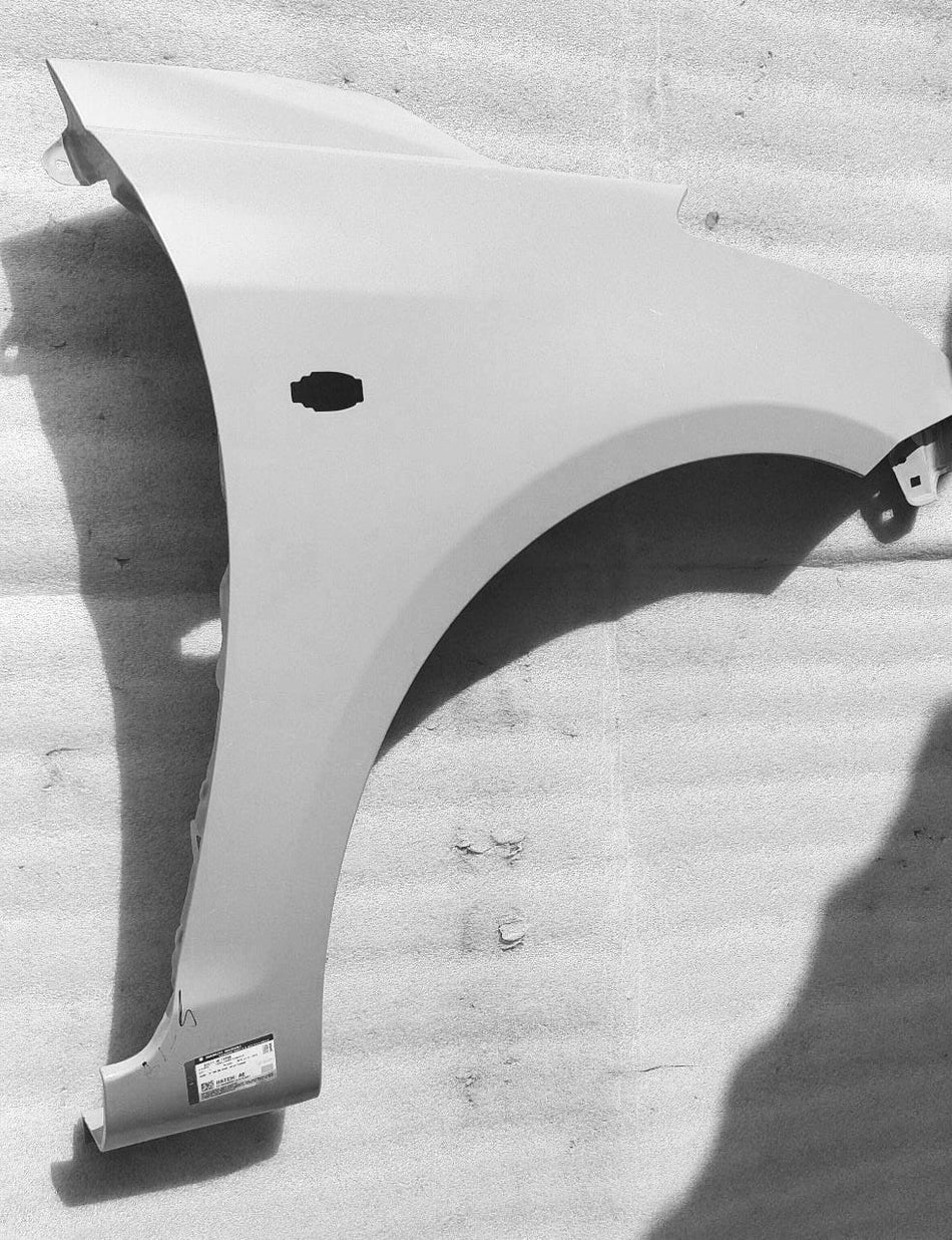 FENDER ASSEMBLY SWIFT RIGHT SIDE 57611M71P00