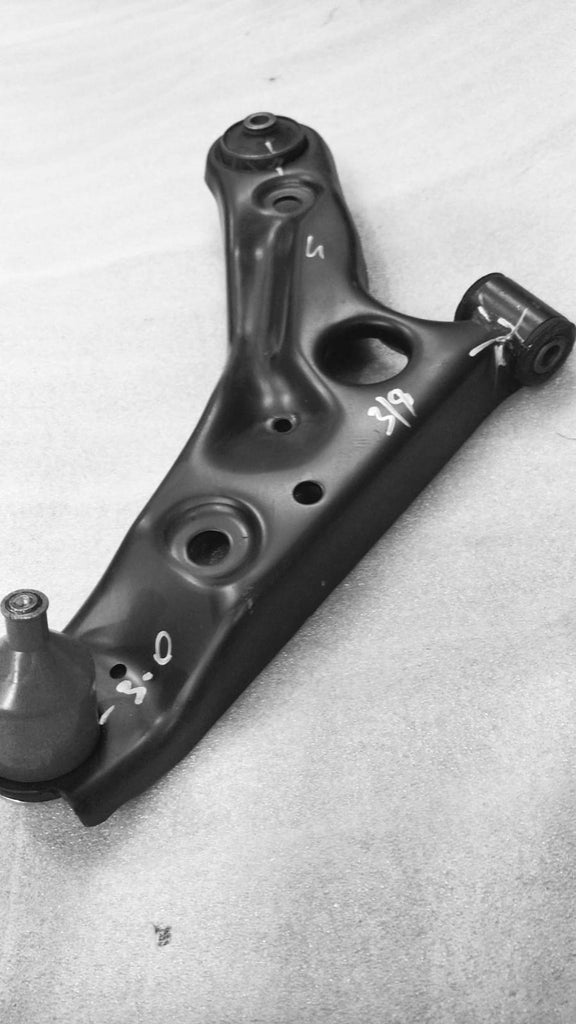 ARM ASSYFRONT SUSPENSIONR 45201M68K00