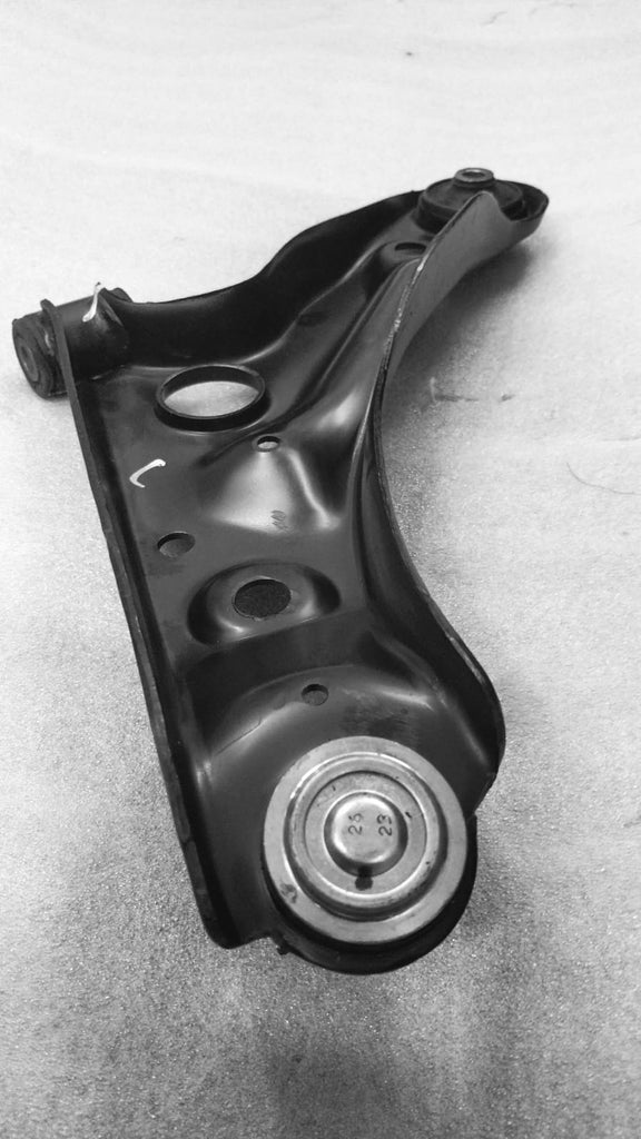ARM ASSYFRONT SUSPENSIONR 45201M68K00