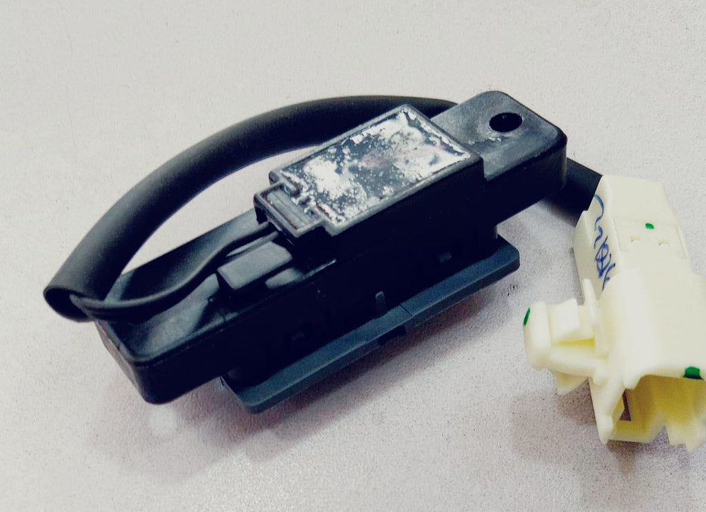 SWITCH ASSYBACK DOOR 37178M79M00
