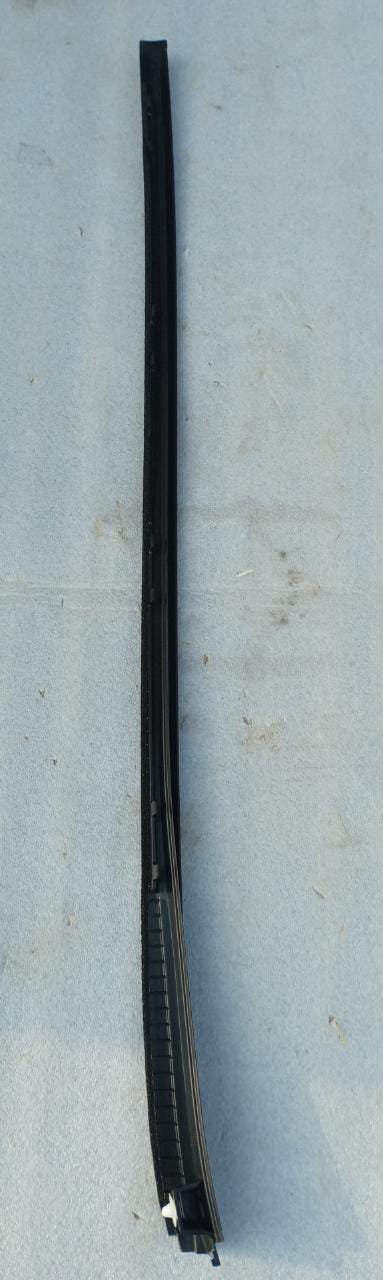 GARN ASSY L FR WSHLD SIDE WR V 73162TXKK00