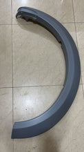 Load image into Gallery viewer, FRONT WHEEL ARCH PAJERO SPORTS RIGHT SIDE