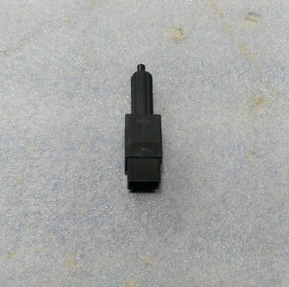 253204M40A    Lamp Stop Switch Micra