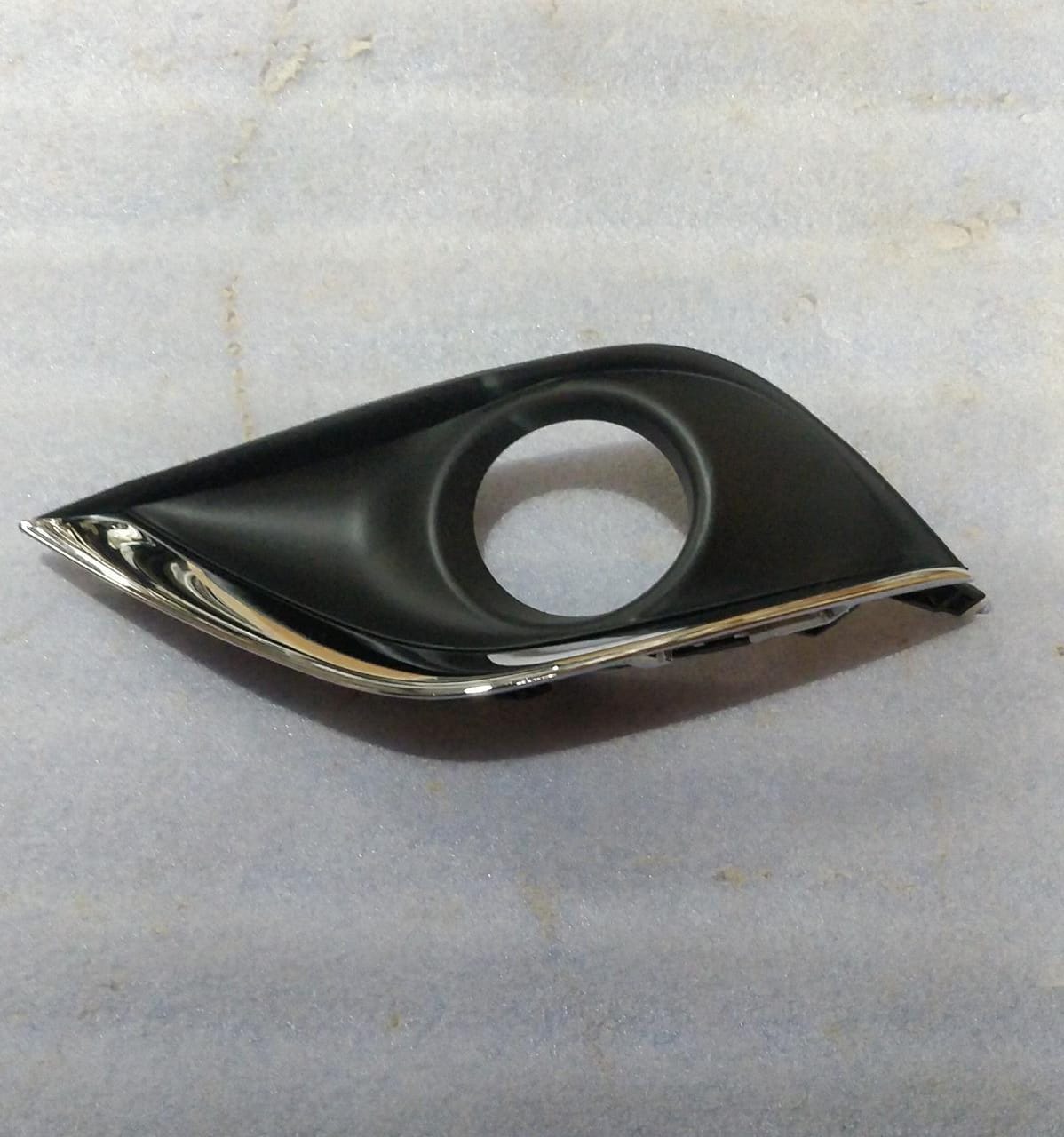 Nissan sunny deals fog lamp cover