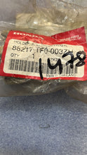 Load image into Gallery viewer, HOLDER SUNVISOR  AMAZE   88217TF0003ZH