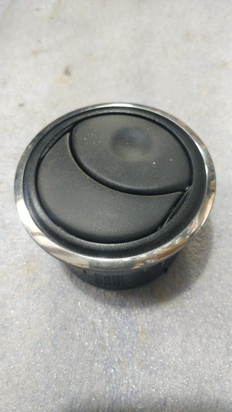 AC VENT DUSTER  687600913R
