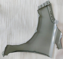 Load image into Gallery viewer, 538010K090 FENDER INNOVA CRYSTA TYPE 3 RIGHT SIDE