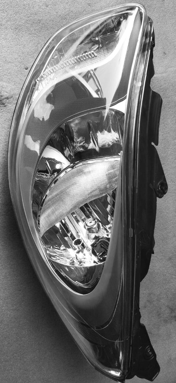 Aftermarket left headlamp for Suzuki Swift, Dzire, Baleno, Ertiga, Alto, WagonR, Celerio, Ignis, Eeco, model HL5686M.