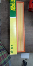 Load image into Gallery viewer, Air filter Mercedes C203 Mann C52107