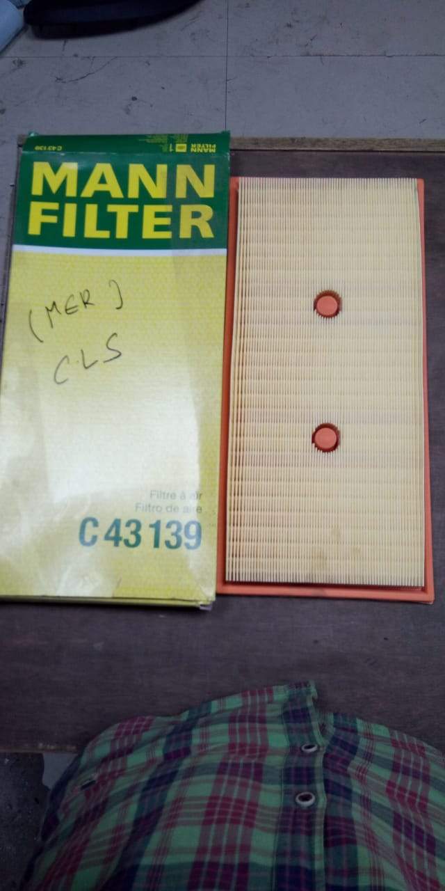 Air filter Mercedez CLS C218 Mann C43139