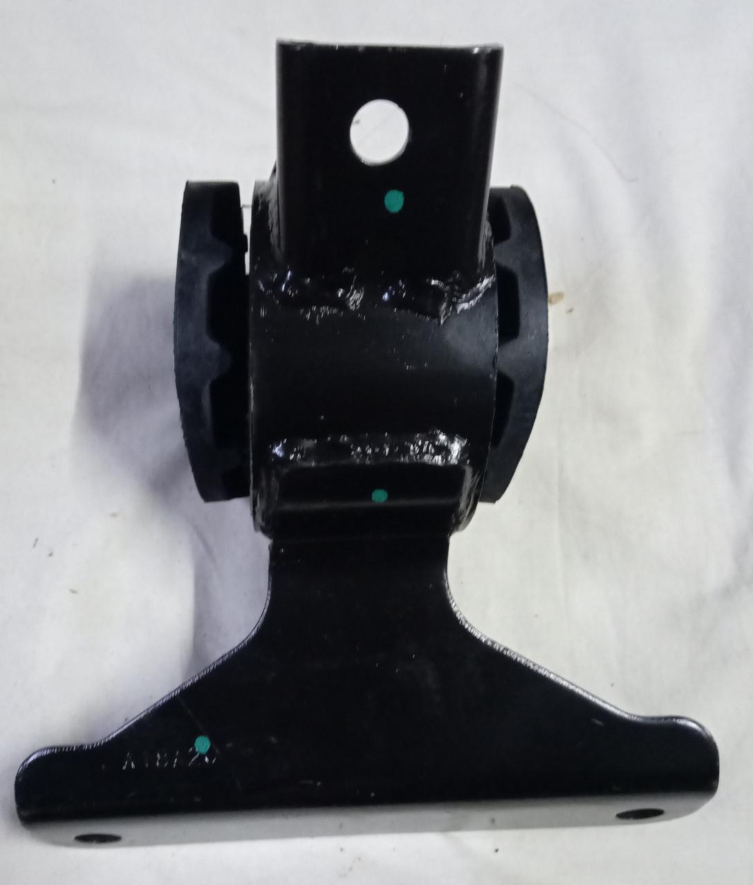 CarTrends right engine mounting for Wagon R K series, close-up view of the spare part showing mounting details and components.