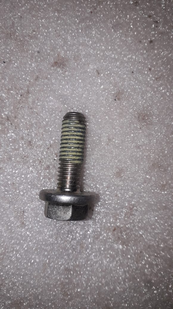 Hex head screw M8 x 25 from CarTrends for Chevrolet Astra chassis, shown as a spare part.
